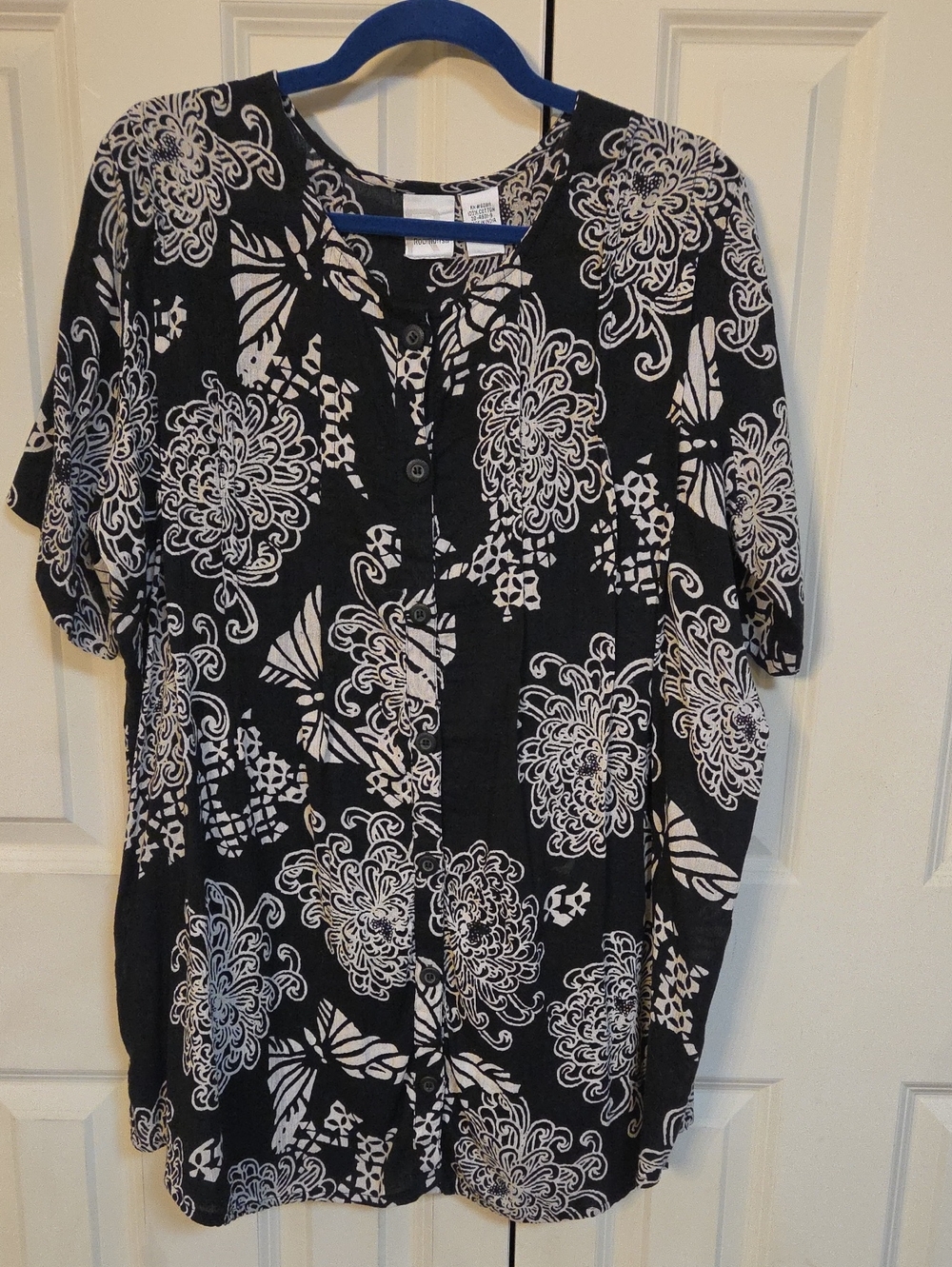Roaman's Black and White Floral Button-Front Tunic